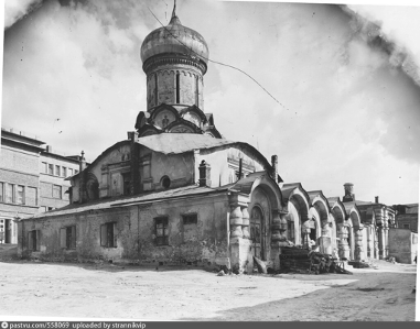 Древние и знаменитые. Реставрация храмов Москвы в фотографиях