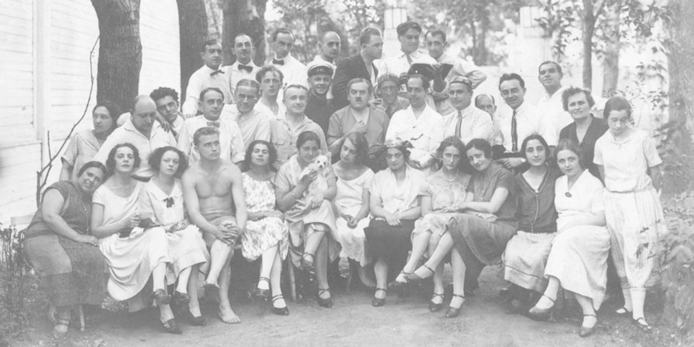95 лет с улыбкой. Как появился и чем живет сегодня Театр сатиры