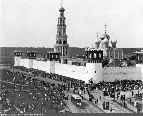 Древние и знаменитые. Реставрация храмов Москвы в фотографиях