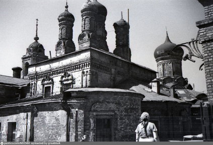 Древние и знаменитые. Реставрация храмов Москвы в фотографиях