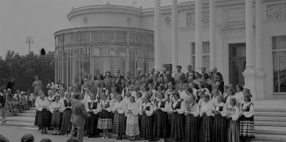 Потерянная на 60 лет. Историческую вывеску павильона обнаружили на ВДНХ