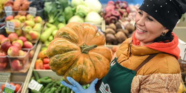 Более 500 тонн продуктов приобрели на московских ярмарках выходного дня с начала года