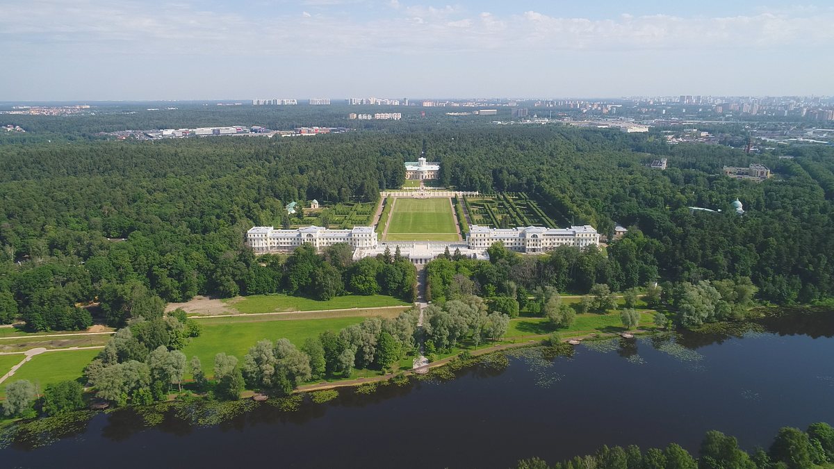 Лодки и сапы в Москве: гид по водным прогулкам