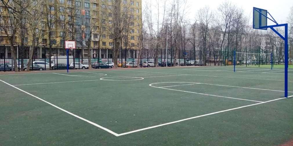 Стадион для нескольких видов спорта построили для школы № 2200