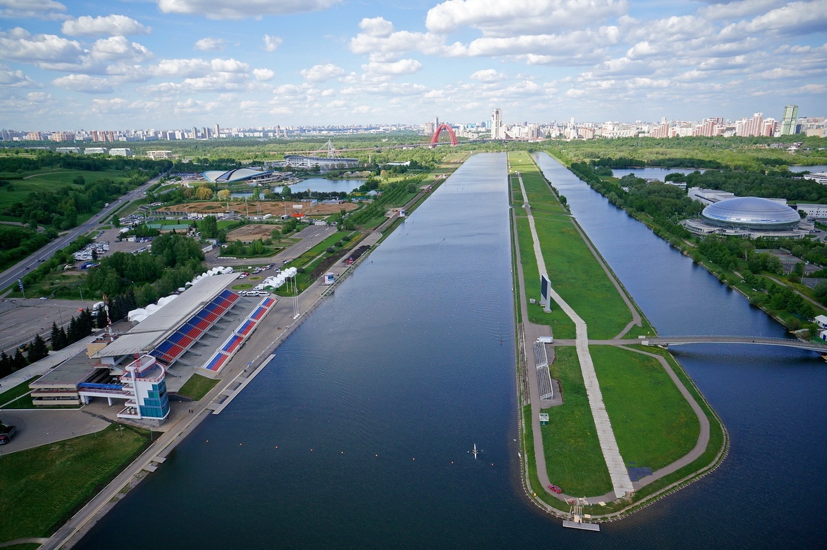 Лодки и сапы в Москве: гид по водным прогулкам