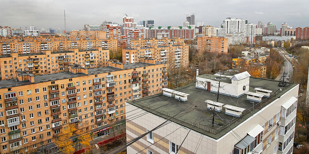 Мягкая кровля и мауэрлаты: как ремонтируют крыши московских домов