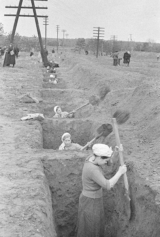 Редкие фотографии 1941–1942 годов можно увидеть на столичных бульварах