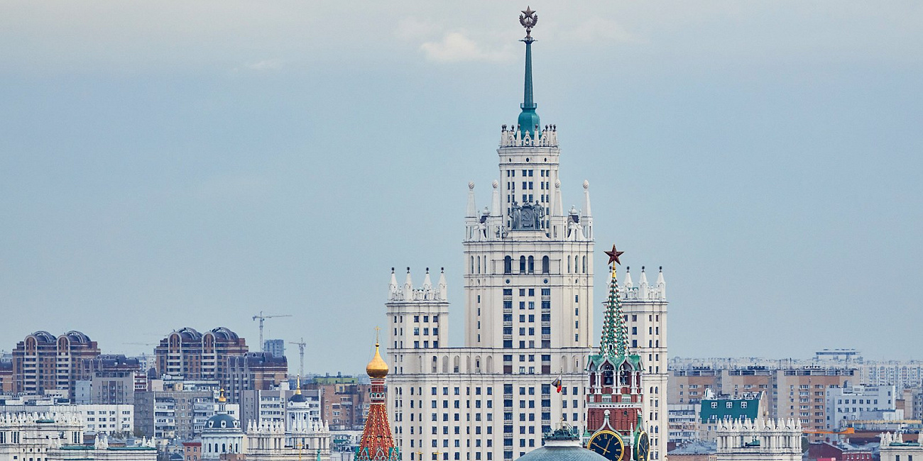 Мягкая кровля и мауэрлаты: как ремонтируют крыши московских домов