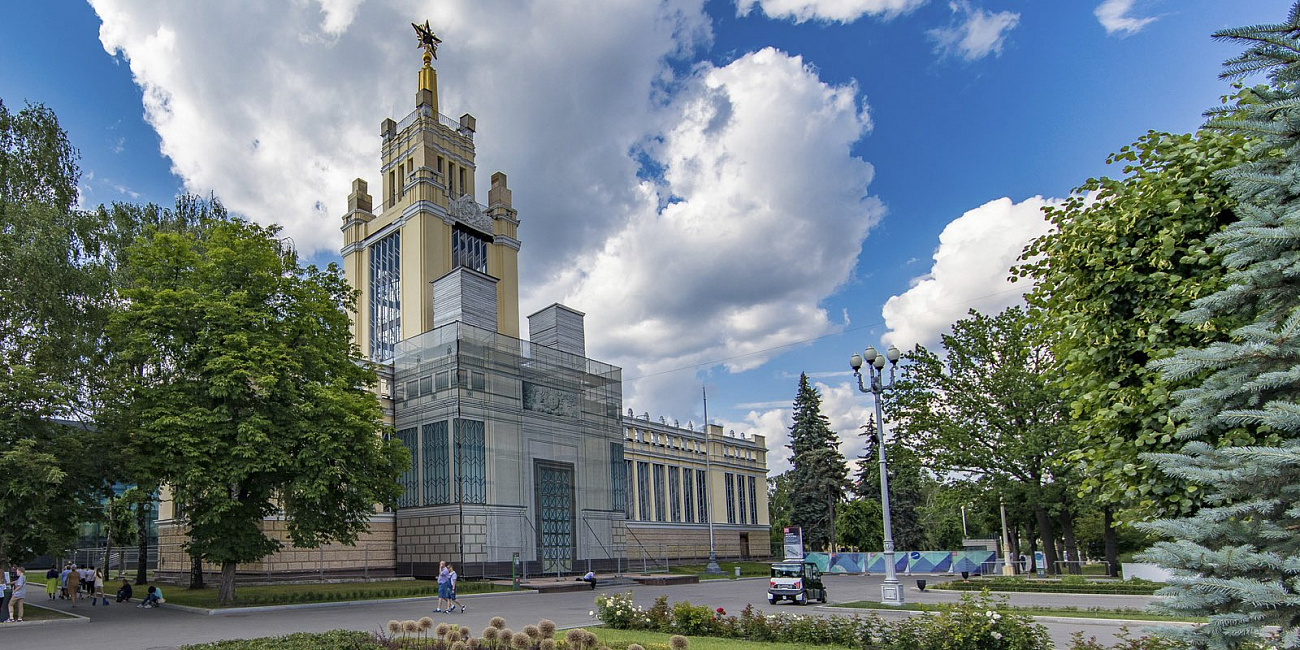 Какой увидели ВДНХ первые посетители в 1939 году